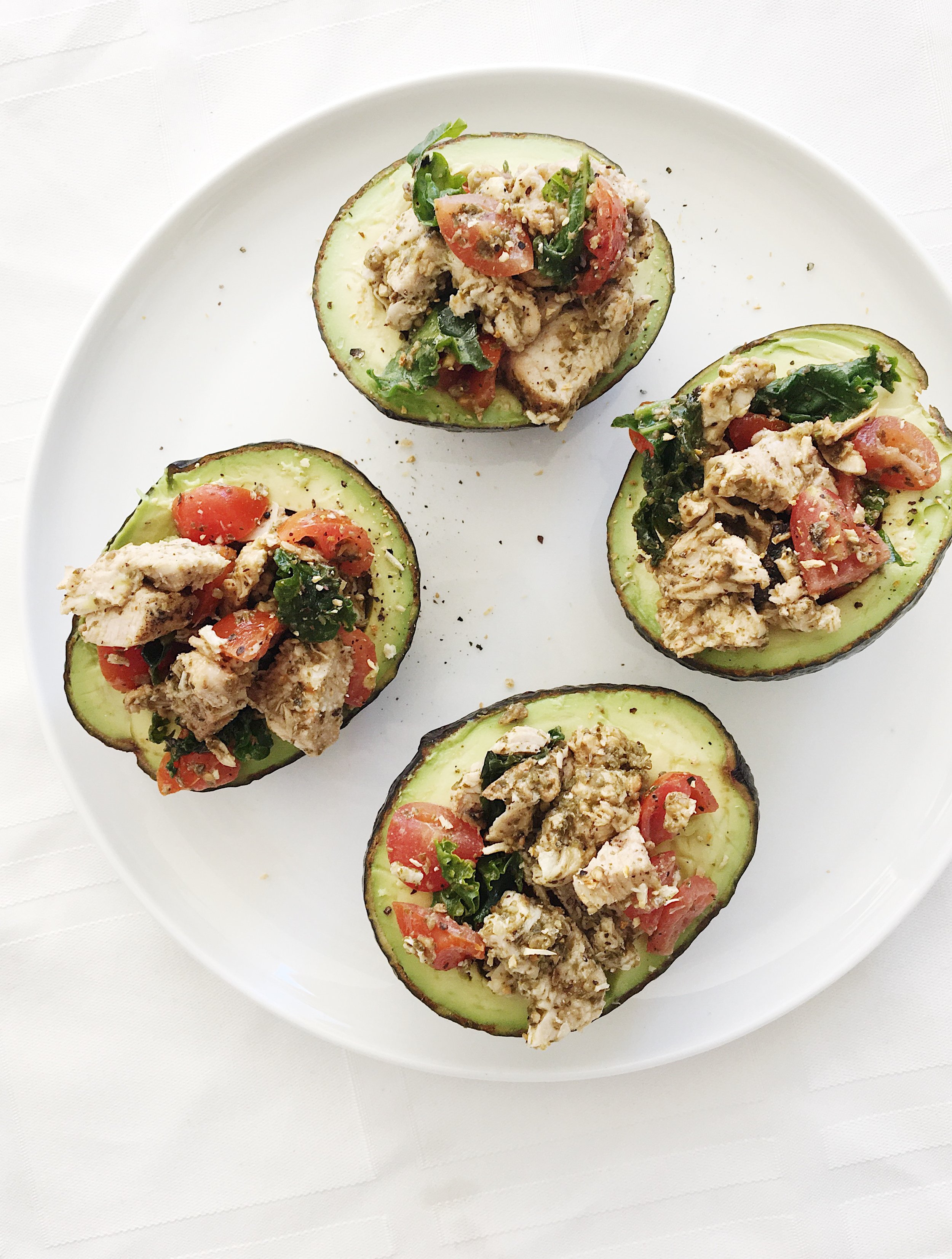 avocados pesto chicken